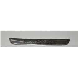 Mercedes W213 Kasa Sağ Ön Kapı İç Basamak Yazısı Orijinal (2056800035)